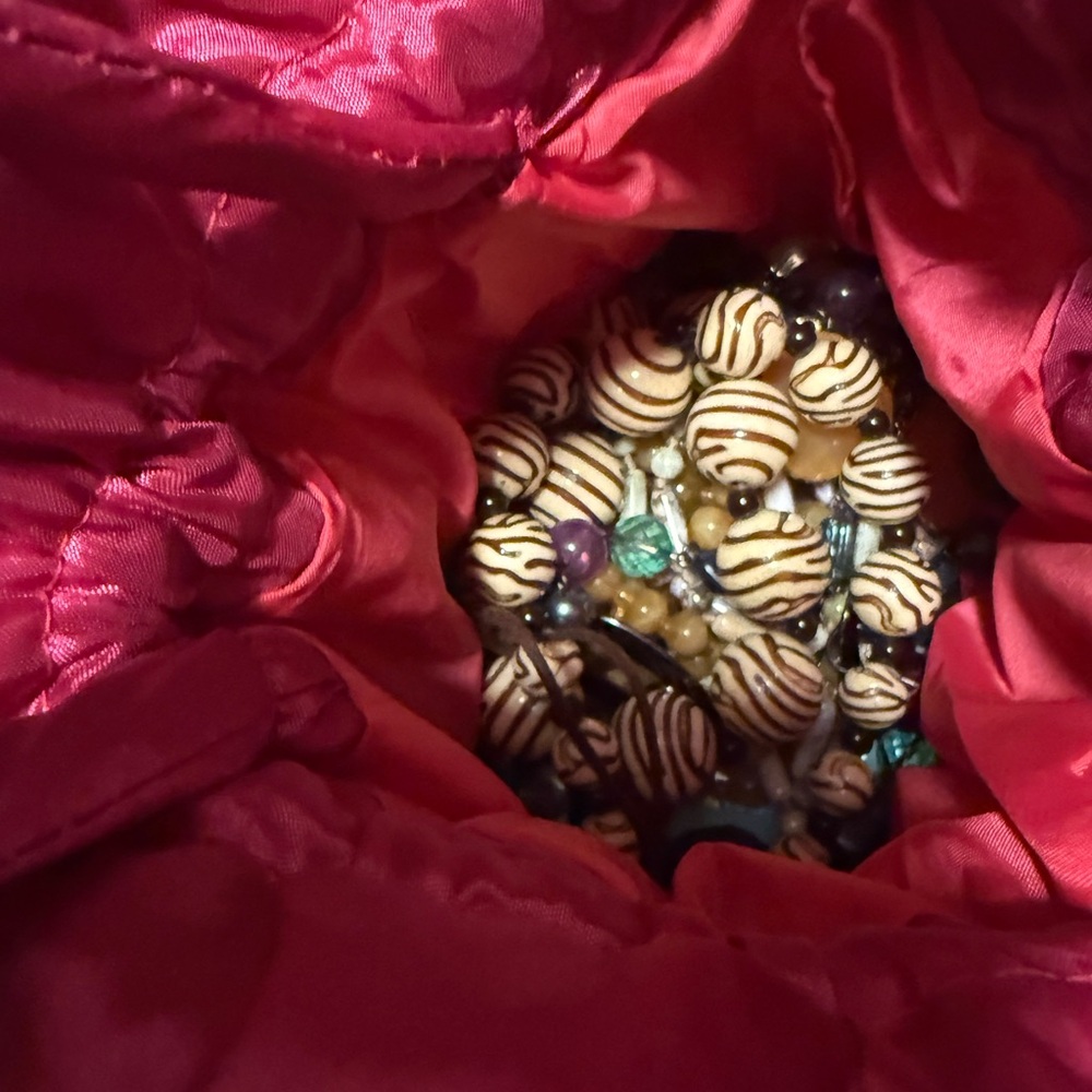 ✨ Mystery Jewelry Bag – A Treasure Waiting to Be Discovered! ✨ - Picture 6 of 9
